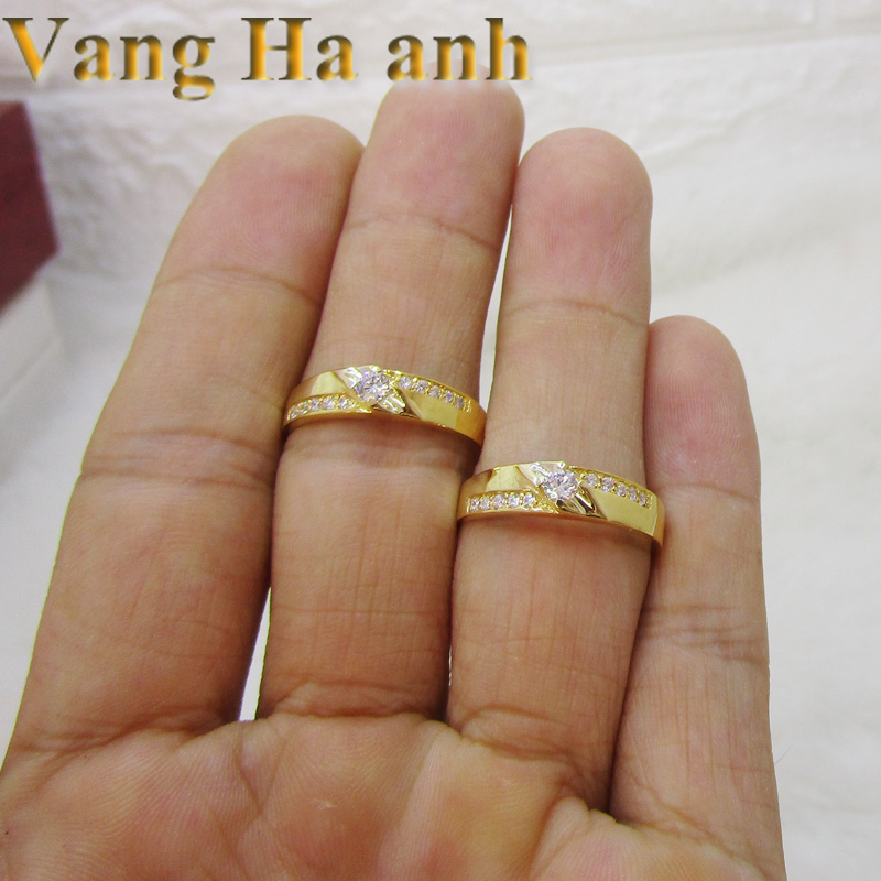 Sản phẩm dịch vụ :: Nhẫn cưới PNJ Chung đôi vàng 18K đính đá ECZ